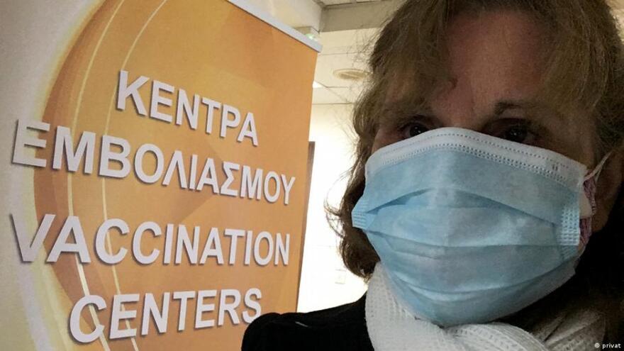 Κορωνοϊός: Η Ελληνίδα που ταξίδεψε από τη Γερμανία στην Ελλάδα για να κάνει το εμβόλιο