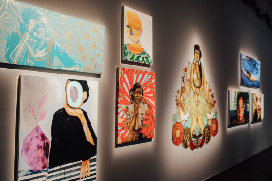  «Truth About Me»: Η έκθεση ζωγραφικής της Μασόντα Τίφρερε από το ίδρυμα της Ντόνα Κάραν