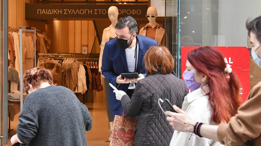 Ανοιχτά καταστήματα από σήμερα - Λιανεμπόριο: Εκπτώσεις έως και 70% -Τηρούν τα μέτρα οι καταναλωτές