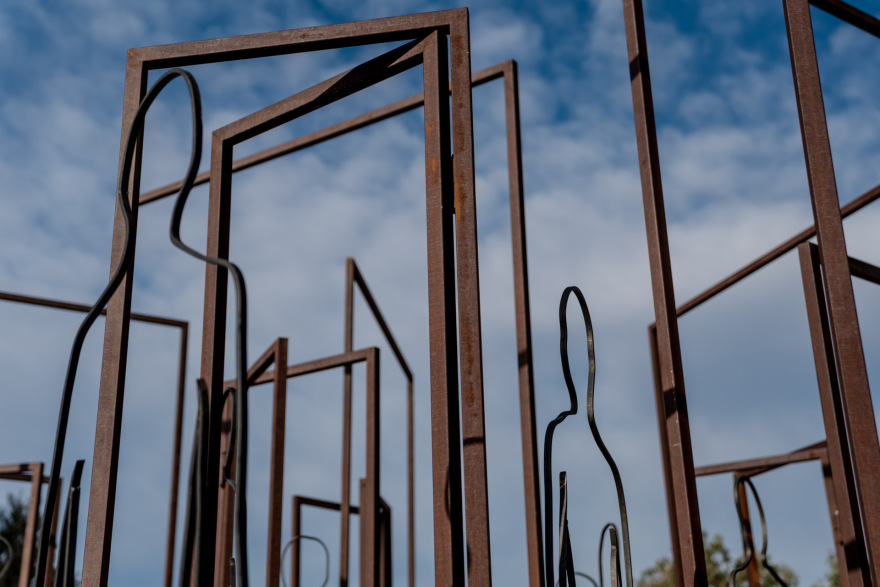   «Διερχόμενοι» & «Επτά Πύλες»: Τα έργα του Γιώργου Ξένου στο ΚΠΙΣΝ