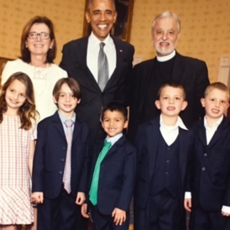 Ο Έλληνας ομογενής κληρικός που θέλει δίπλα του ο Τζο Μπάιντεν