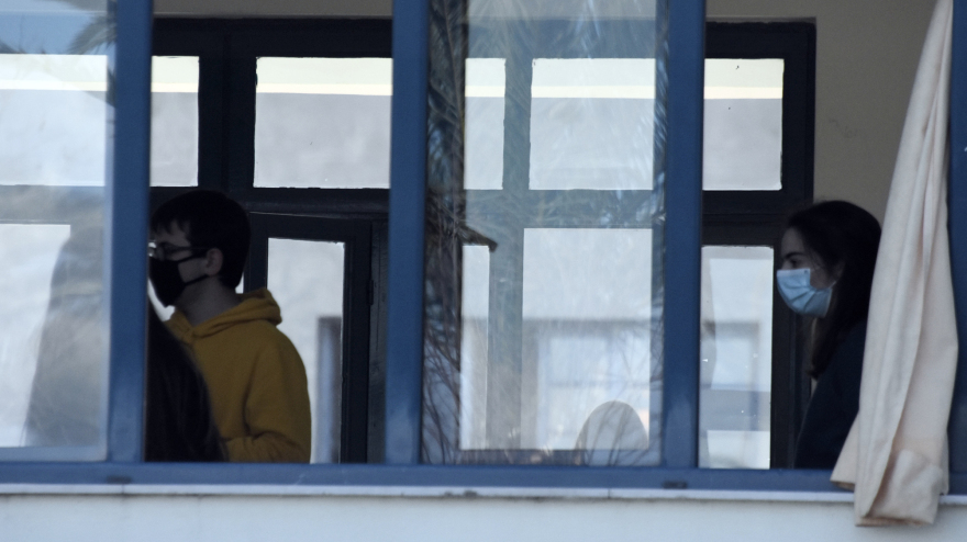 Σχολεία: Συνεδριάζει η επιτροπή - Άνοιγμα Λυκείων στις 12 Απριλίου εισηγείται η Κεραμέως 