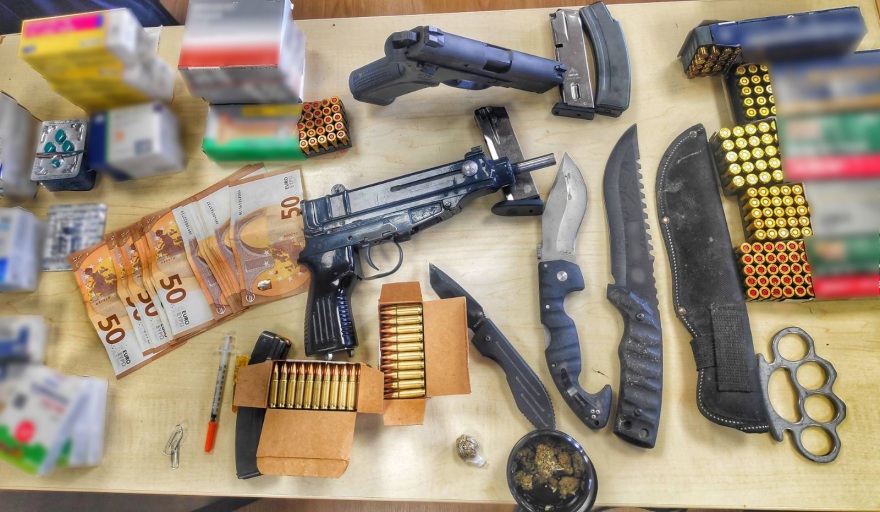 Εξαρθρώθηκε σπείρα πριν «ρίξει» στην αγορά 128.000 αναβολικά σκευάσματα - Κατασχέθηκαν χειροβομβίδες και όπλα!