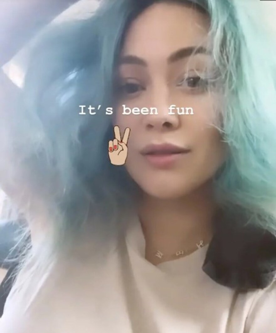 Χίλαρι Νταφ: Εγκατέλειψε το μπλε χρώμα των μαλλιών της - Δείτε φωτογραφίες