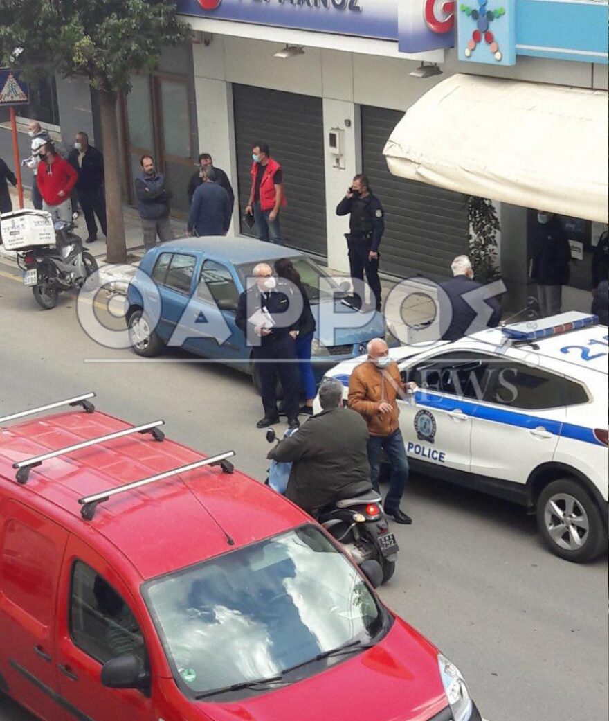 Έγκλημα στην Κυπαρισσία: Βίντεο – ντοκουμέντο δείχνει τον δράστη με το όπλο να μπαίνει στο κατάστημα