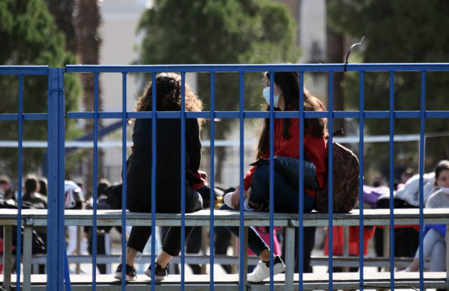 Πώς θ' ανοίξουν τα Λύκεια από Δευτέρα - «Κλειδί» τα self test 