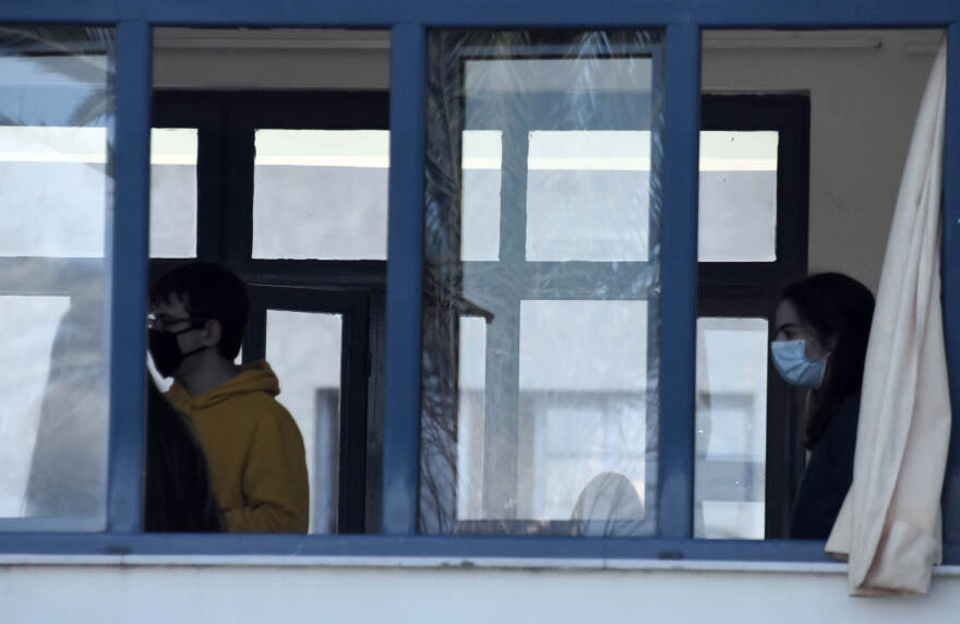 Πώς θ' ανοίξουν τα Λύκεια από Δευτέρα - «Κλειδί» τα self test 
