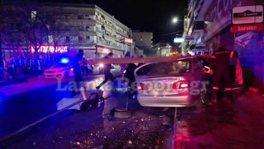 Τραγωδία στη Λαμία: Νεαρή μητέρα «έσβησε» στο τιμόνι με τα παιδιά της μέσα στο αυτοκίνητο - Δείτε βίντεο