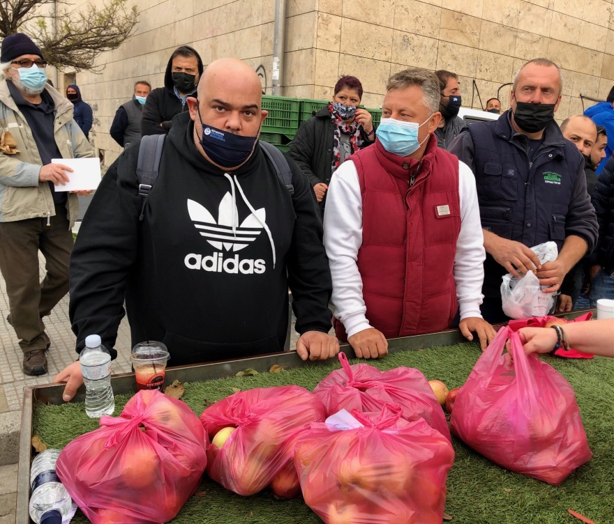 Φρούτα και λαχανικά... delivery από τον πάγκο των λαϊκών αγορών 