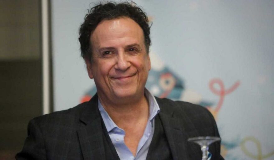 Η MEGAλη επιστροφή της «ωραίας Ελένης» και η προσπάθεια της ΕΡΤ να κλείσει τον Καπουτζίδη