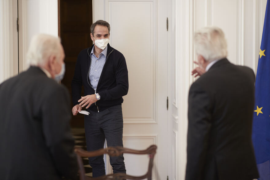 Μητσοτάκης: Να πείσουμε τους ηλικιωμένους να κάνουν το εμβόλιο