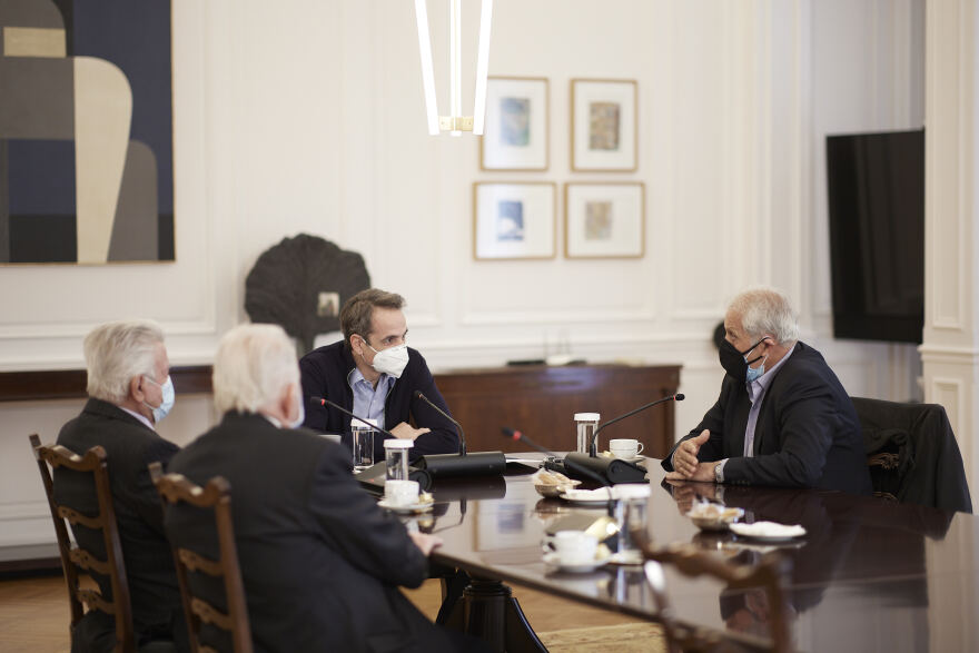 Μητσοτάκης: Να πείσουμε τους ηλικιωμένους να κάνουν το εμβόλιο