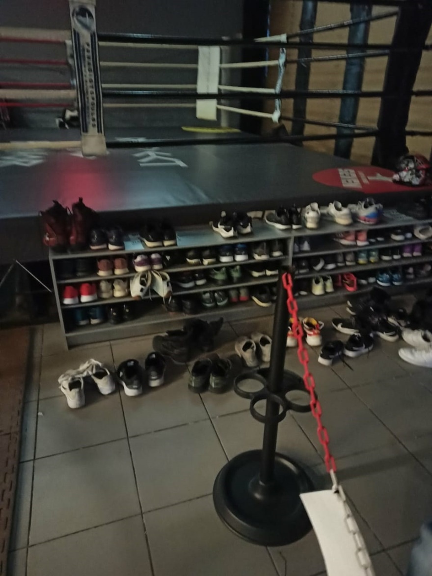 Γυμναστήριο λειτουργούσε παράνομα στον Πειραιά: Πρόστιμα σε 16 άτομα και αυτόφωρo για τον υπεύθυνο