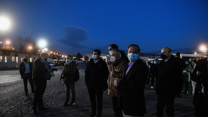 Στο αμαξοστάσιο του ΟΣΥ τα ξημερώματα ο Μητσοτάκης: 500 καινούργια λεωφορεία μέσα σε 18 μήνες