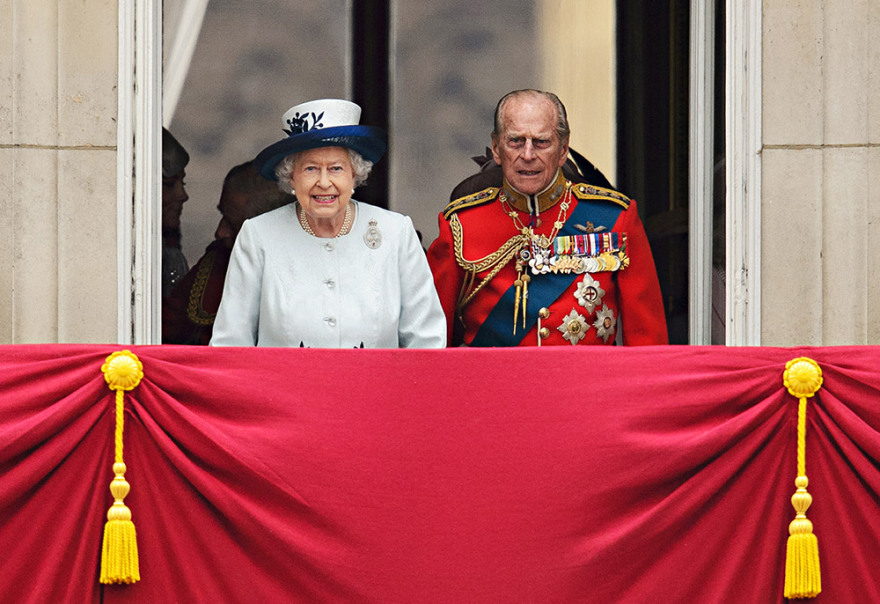 Τι θα κάνει η βασίλισσα Ελισάβετ μετά τον θάνατο του Φίλιππου; Τα σενάρια για παραίτηση από το θρόνο