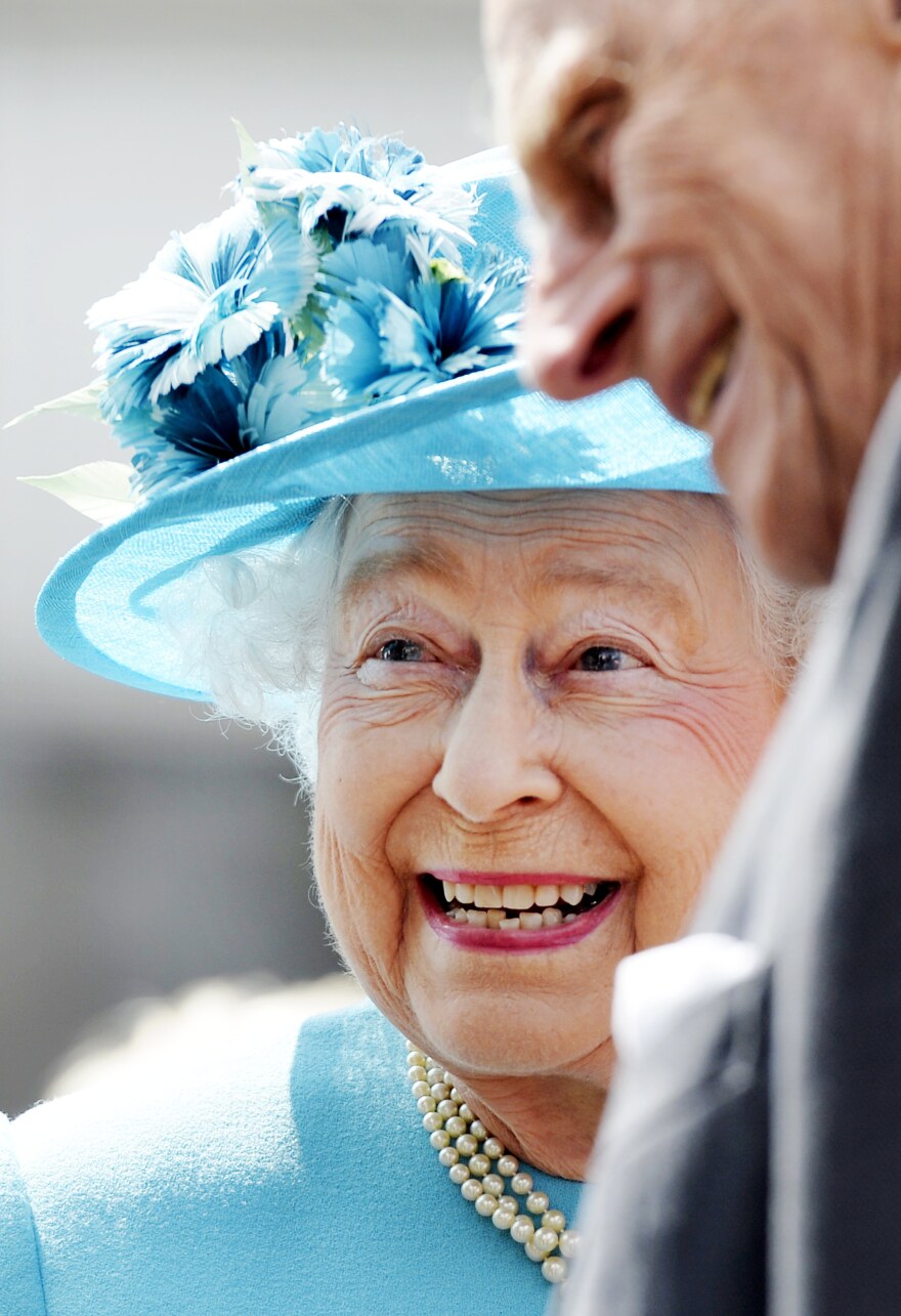 Τι θα κάνει η βασίλισσα Ελισάβετ μετά τον θάνατο του Φίλιππου; Τα σενάρια για παραίτηση από το θρόνο