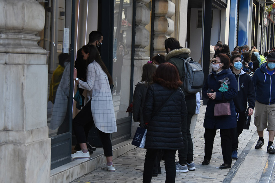Lockdown: Ψώνια αντί για παραλίες προτίμησαν οι Αθηναίοι - Χαμός στην Ερμού