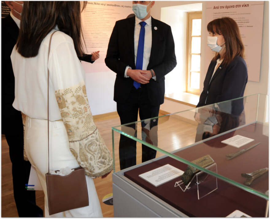 Στο σπίτι του Πανουργιά στην Άμφισσα, Σακελλαροπούλου και Αγγελοπούλου 