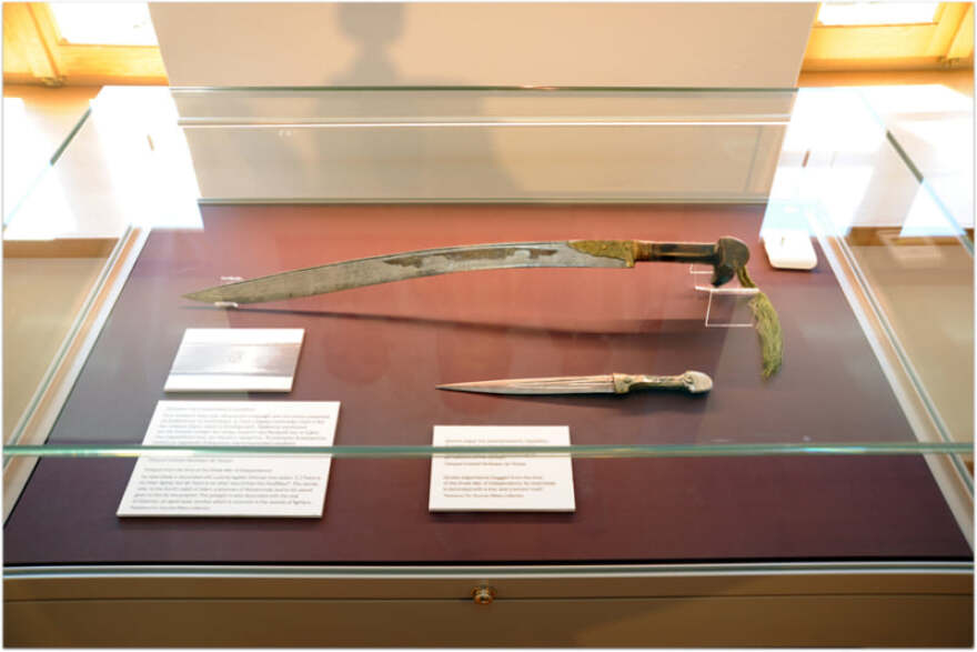 Στο σπίτι του Πανουργιά στην Άμφισσα, Σακελλαροπούλου και Αγγελοπούλου 