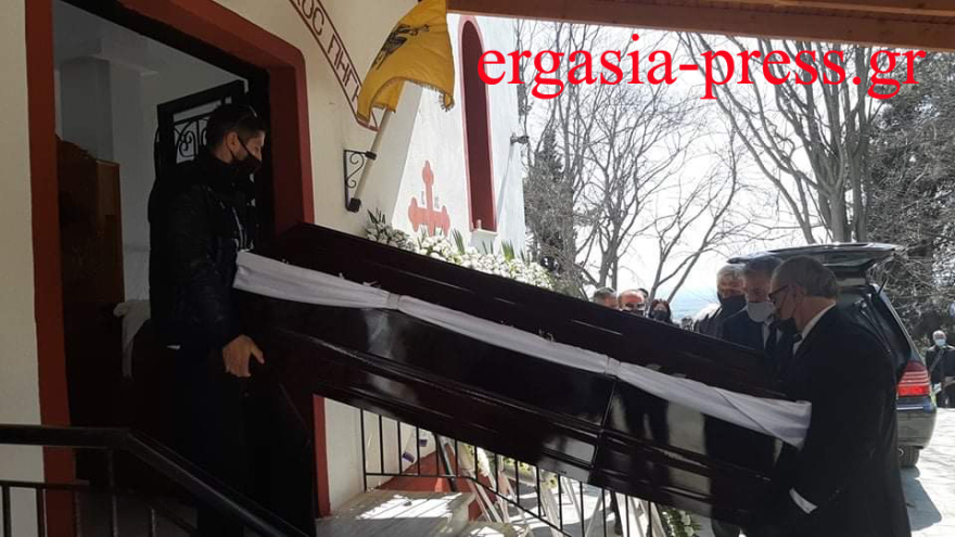 Γιώργος Καραϊβάζ: Ανείπωτη θλίψη στην κηδεία του δημοσιογράφου  στη Δράμα