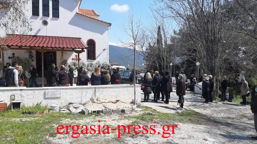 Γιώργος Καραϊβάζ: Ανείπωτη θλίψη στην κηδεία του δημοσιογράφου  στη Δράμα