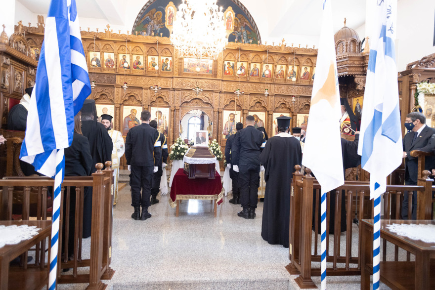 Η Κύπρος είπε το τελευταίο αντίο στον Σωκράτη Χάσικο