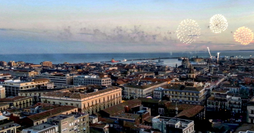 Η Ελληνίδα που ζει σε απόσταση αναπνοής από την Αίτνα, μιλά στο protothema.gr