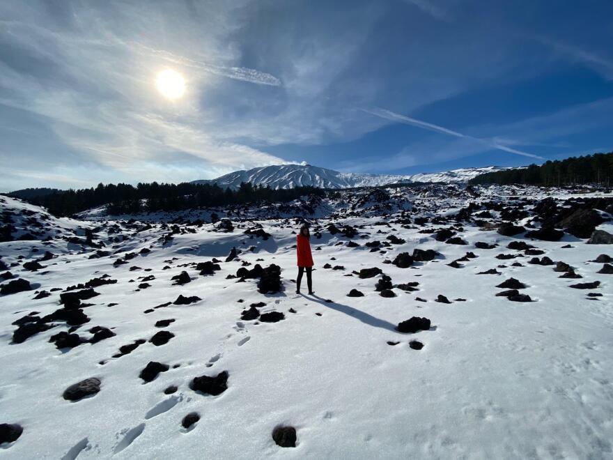 Η Ελληνίδα που ζει σε απόσταση αναπνοής από την Αίτνα, μιλά στο protothema.gr