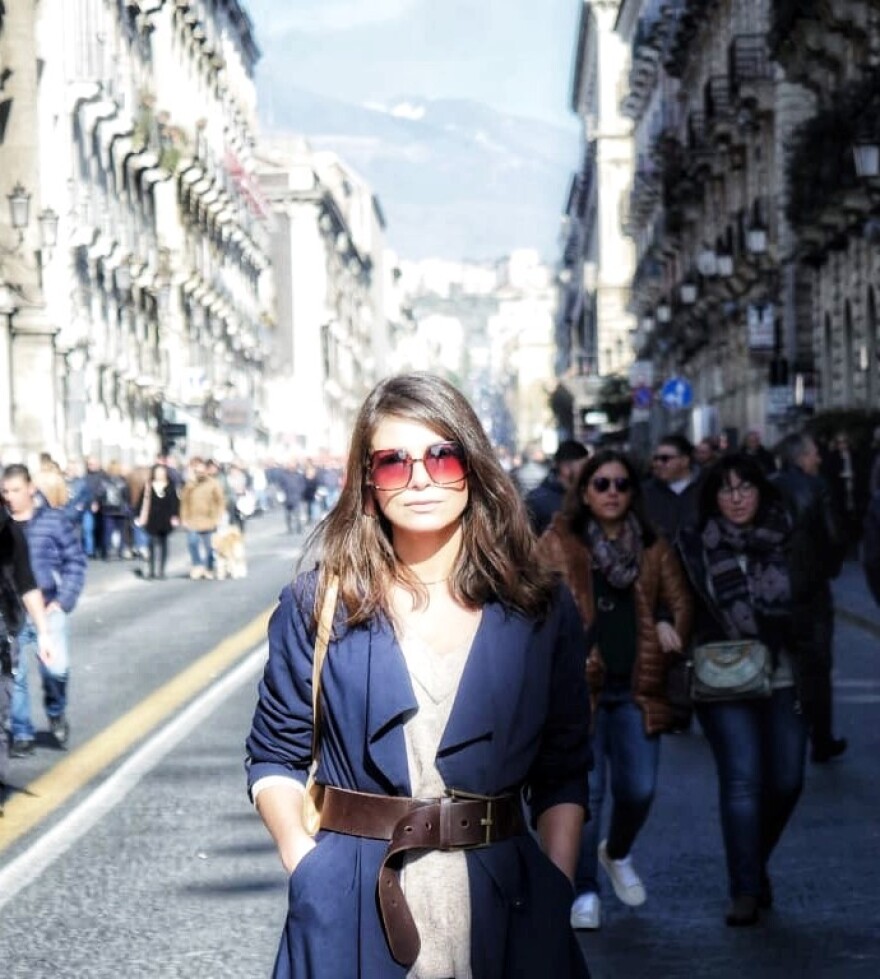 Η Ελληνίδα που ζει σε απόσταση αναπνοής από την Αίτνα, μιλά στο protothema.gr