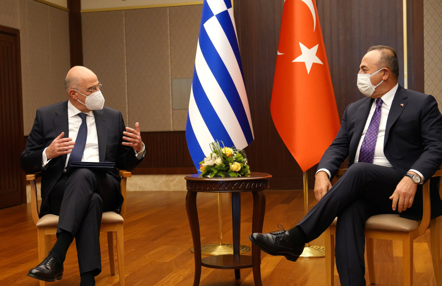 Γιατί απασφάλισε ο Δένδιας - Το παρασκήνιο της «έκρηξης» μπροστά στον Τσαβούσογλου 