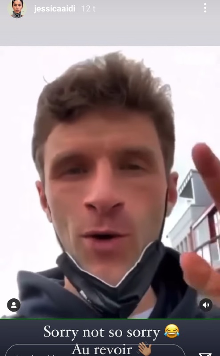 Η σύντροφος του Βεράτι... τρολάρει τον Μίλερ για τον αποκλεισμό της Μπάγερν