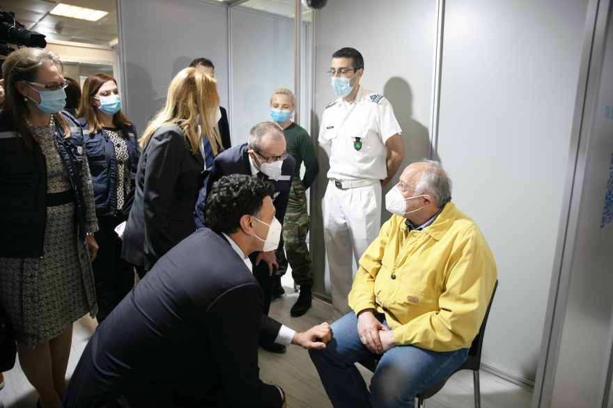 Κικίλιας: Αυξάνουμε τους ρυθμούς εμβολιασμών για να πάρουμε τις ζωές μας πίσω