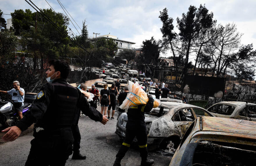 Τραγωδία στο Μάτι:  Κάνουν μπαλάκι τις ευθύνες για 103 νεκρούς