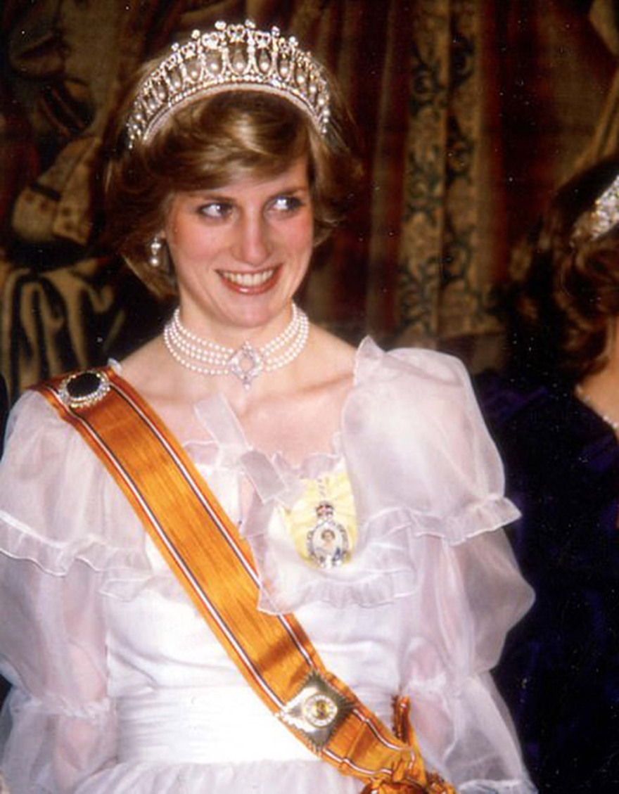 Κηδεία πρίγκιπα Φίλιππου: Οι ενδυματολογικές επιλογές και η «σημειολογία» των κοσμημάτων