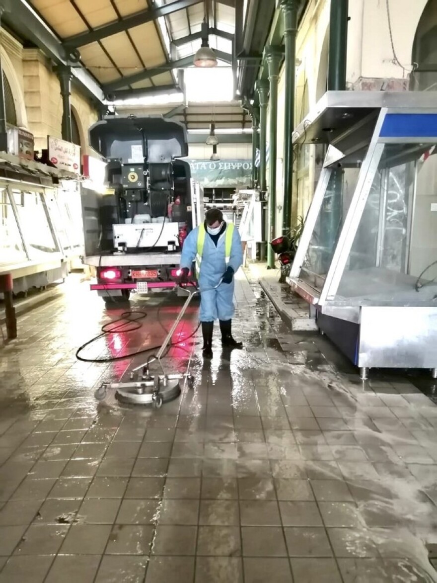 Δήμος Αθηναίων: Επιχείρηση καθαριότητας στη Βαρβάκειο Αγορά