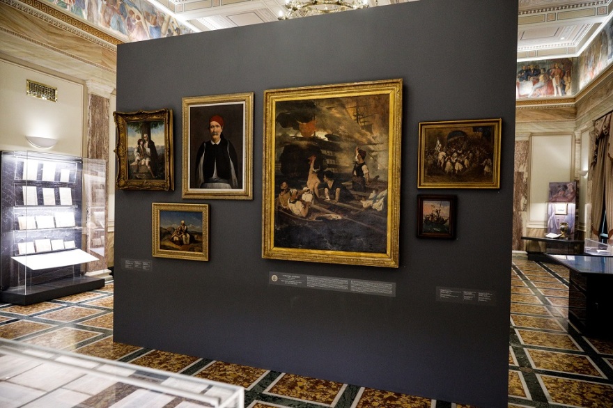 Εντυπωσιακή φωταγώγηση της Βουλής για τα 200 χρόνια από την Επανάσταση του ’21