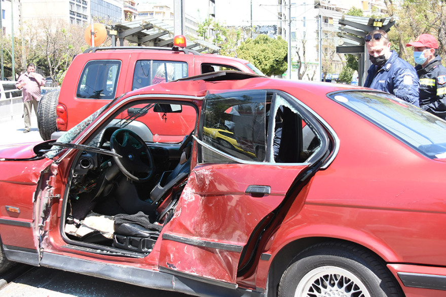 Τροχαίο στο Νέο Κόσμο: Σύγκρουση τραμ με ΙΧ