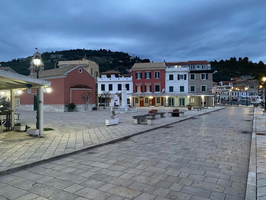 Mega: Η Χάρις Αλεξίου πρωταγωνίστρια σε σειρά του Χριστόφορου Παπακαλιάτη