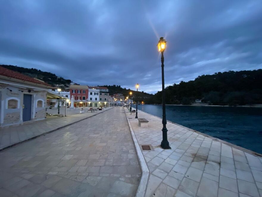 Mega: Η Χάρις Αλεξίου πρωταγωνίστρια σε σειρά του Χριστόφορου Παπακαλιάτη