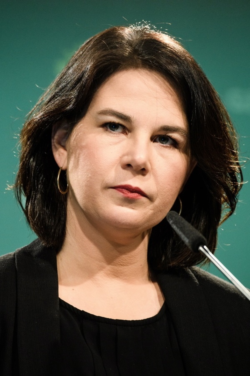 Γερμανία - Εκλογές: «Πήρε κεφάλι» στην κούρσα των δημοσκοπήσεων η «πράσινη» Αναλένα Μπέρμποκ