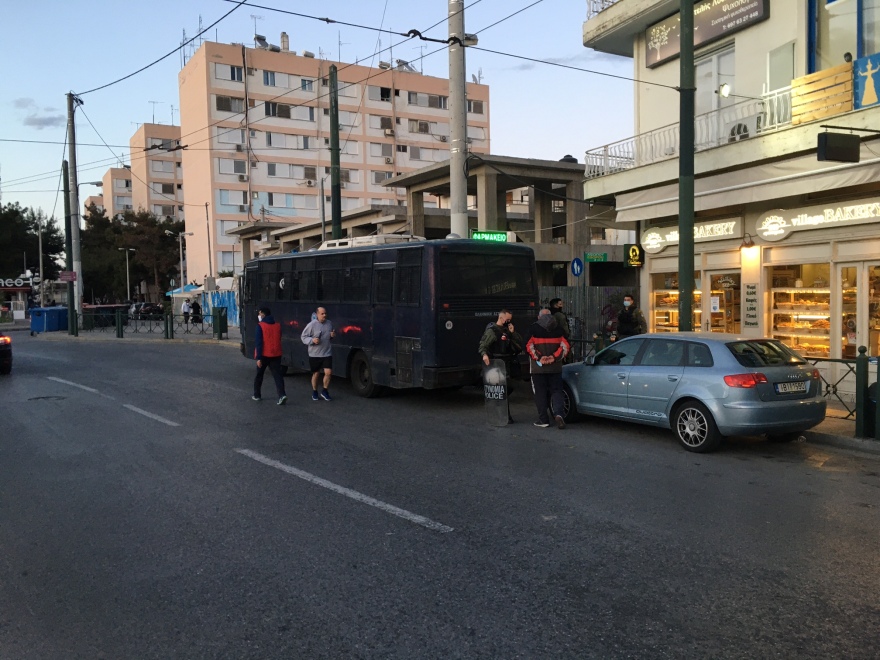 «Μπλόκο» από την Αστυνομία στα κορωνοπάρτι της Βεάκη στο Περιστέρι