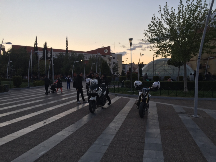 «Μπλόκο» από την Αστυνομία στα κορωνοπάρτι της Βεάκη στο Περιστέρι