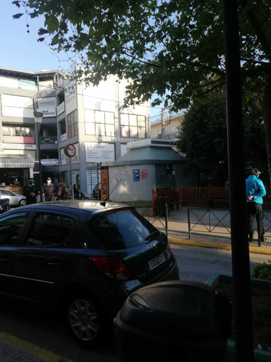 «Μπλόκο» από την Αστυνομία στα κορωνοπάρτι της Βεάκη στο Περιστέρι