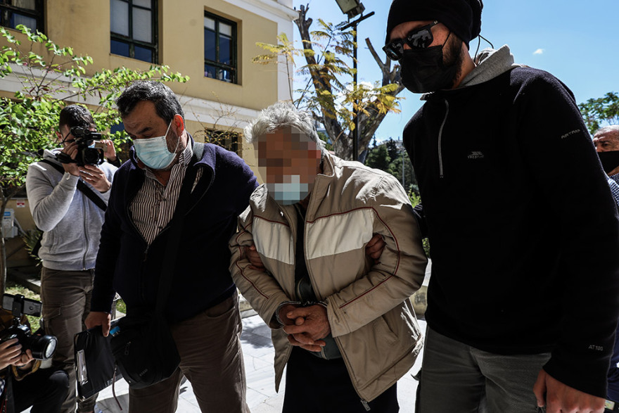 Έγκλημα στο Κορωπί: Ποινική δίωξη για ανθρωποκτονία στον 76χρονο παιδοκτόνο