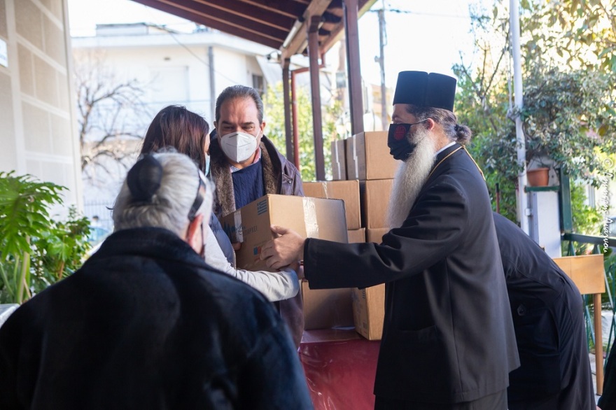 Αποστολή: Μοίρασε 20.000 γεύματα για το Πάσχα στη Φθιώτιδα