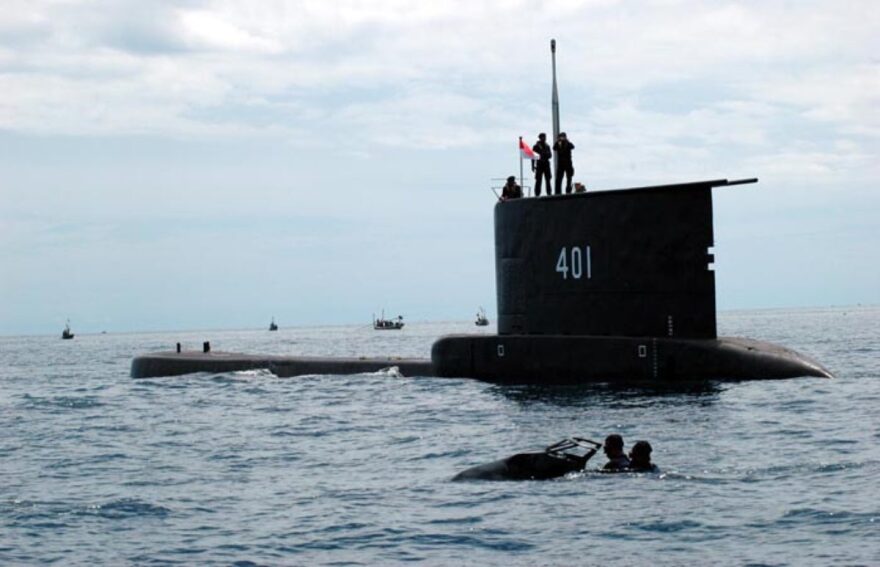 Ινδονησία: Κανένα σημάδι του υποβρυχίου που χάθηκε χθες - Το πλήρωμα έχει οξυγόνο ως το Σάββατο