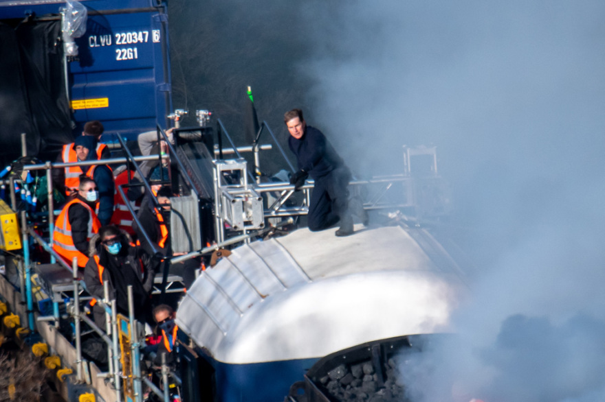 Ακόμη μία επικίνδυνη αποστολή: Ο Τομ Κρουζ πηδά πάνω σε βαγόνια τρένου για το «Mission: Impossible 7»