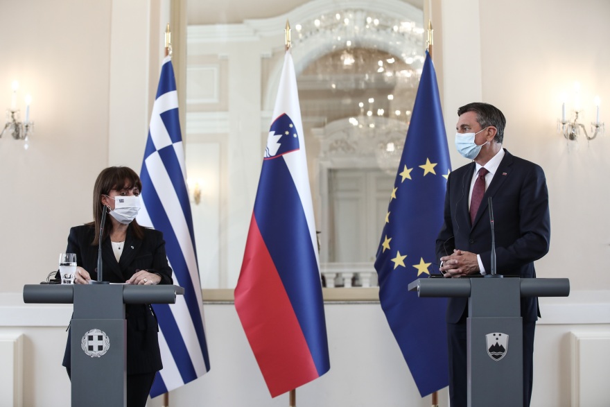 Σακελλαροπούλου: Αδήριτη ανάγκη η προάσπιση της ελευθερίας, της Δημοκρατίας και των ανθρωπίνων διακιωμάτων