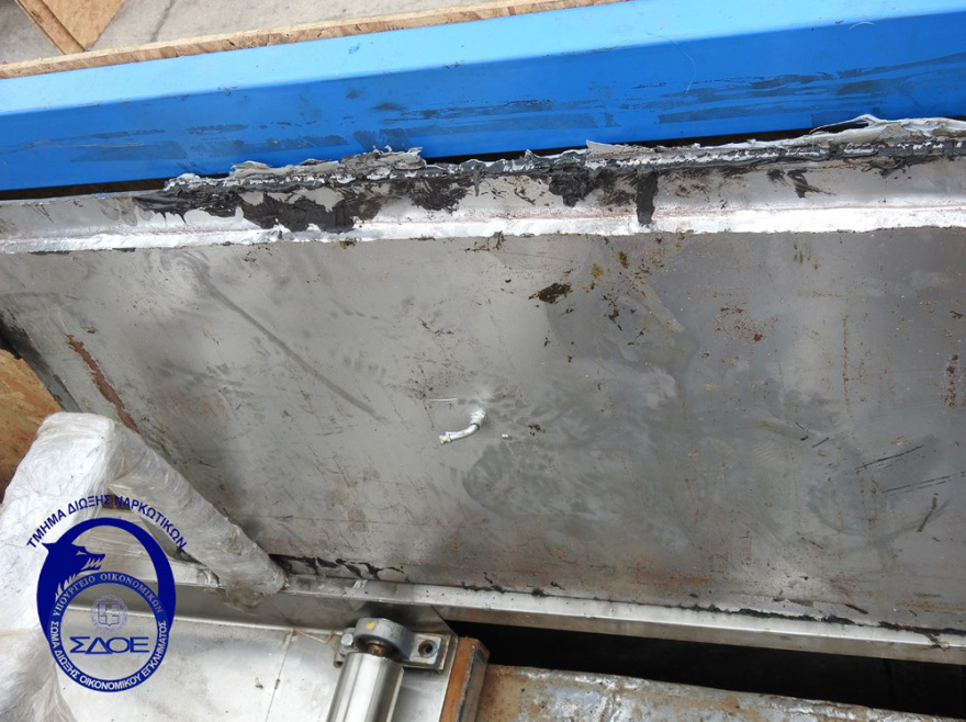 Το ΣΔΟΕ έπιασε στον Πειραιά 4 τόνους κάνναβης που πήγαιναν Σλοβακία 