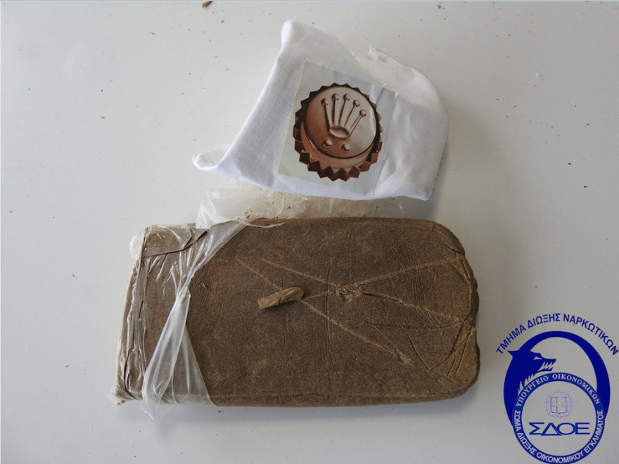 Το ΣΔΟΕ έπιασε στον Πειραιά 4 τόνους κάνναβης που πήγαιναν Σλοβακία 